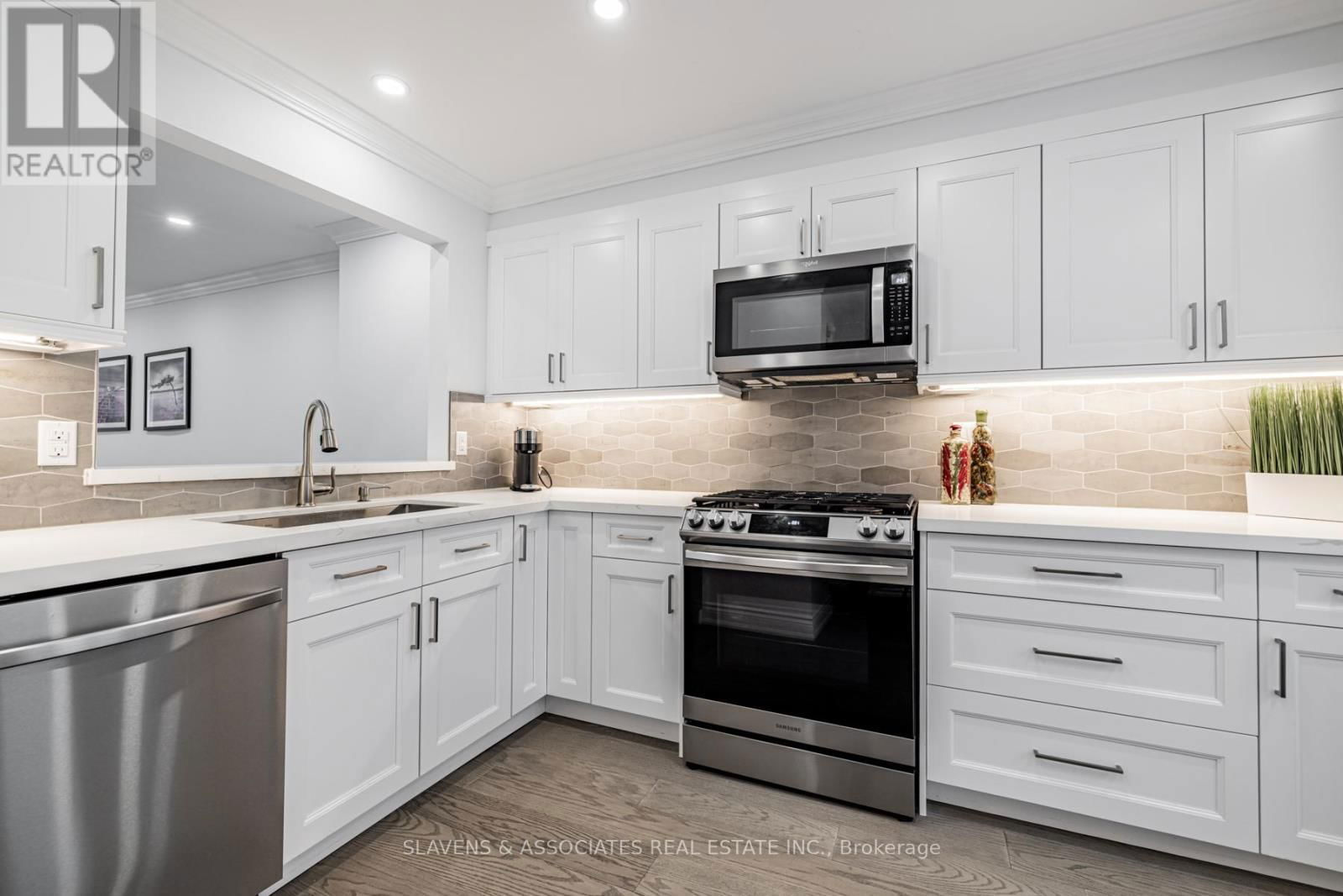 1 - 1356 BATHURST STREET Image 13