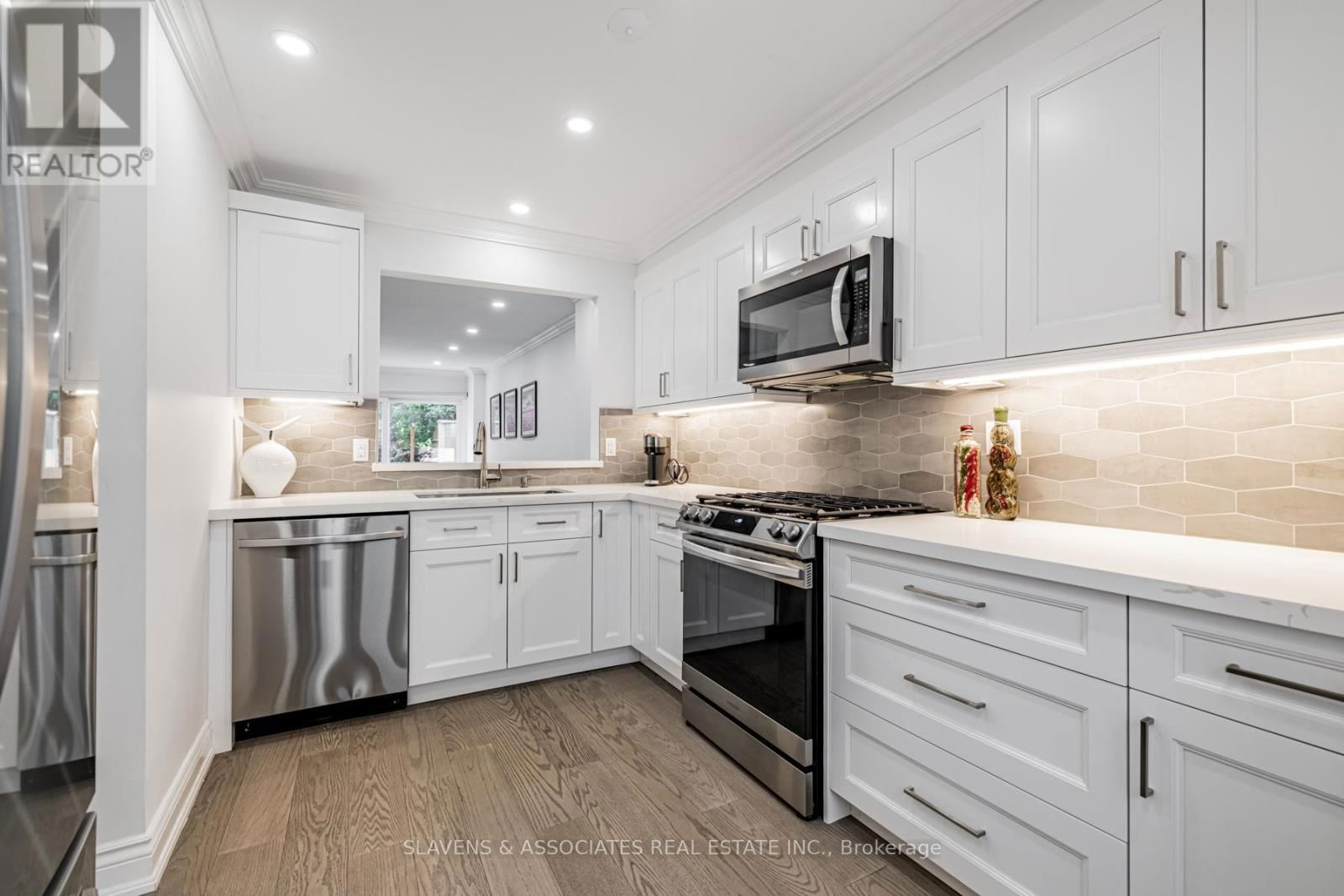 1 - 1356 BATHURST STREET Image 17