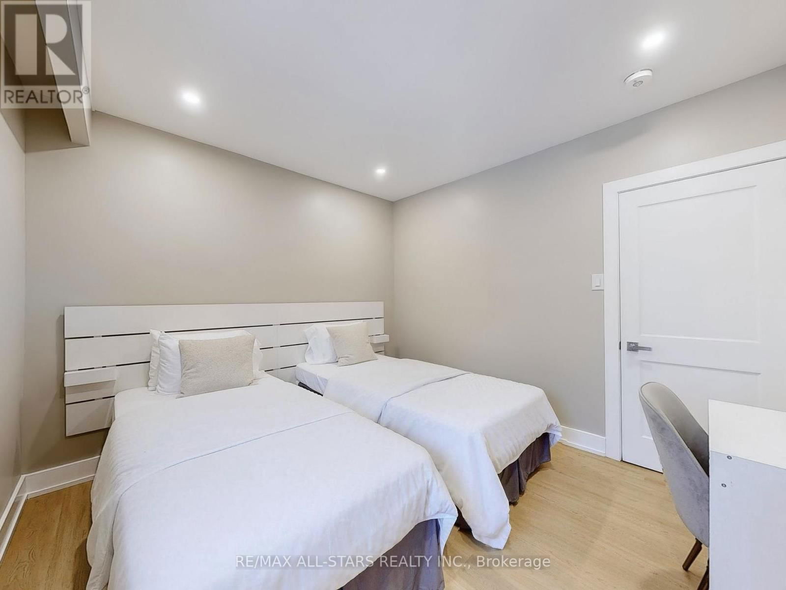 105 BETTY ANN DRIVE Image 18