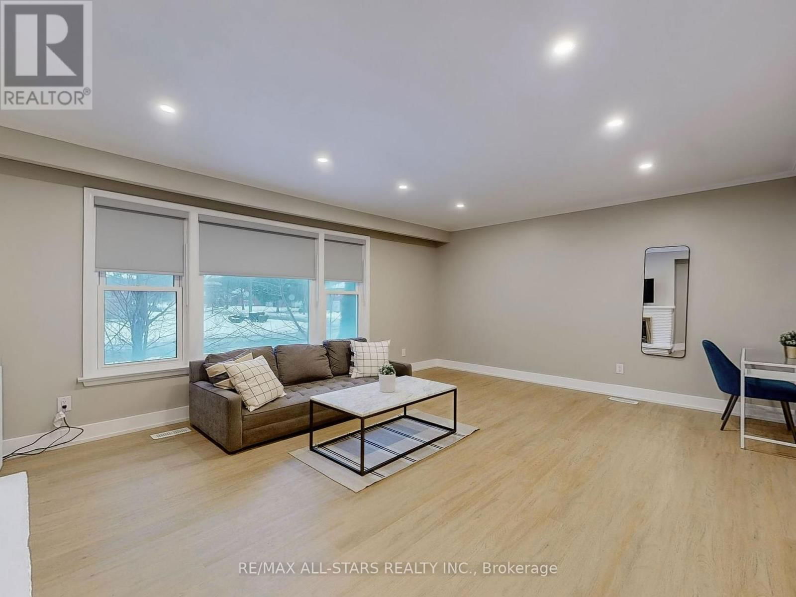105 BETTY ANN DRIVE Image 3
