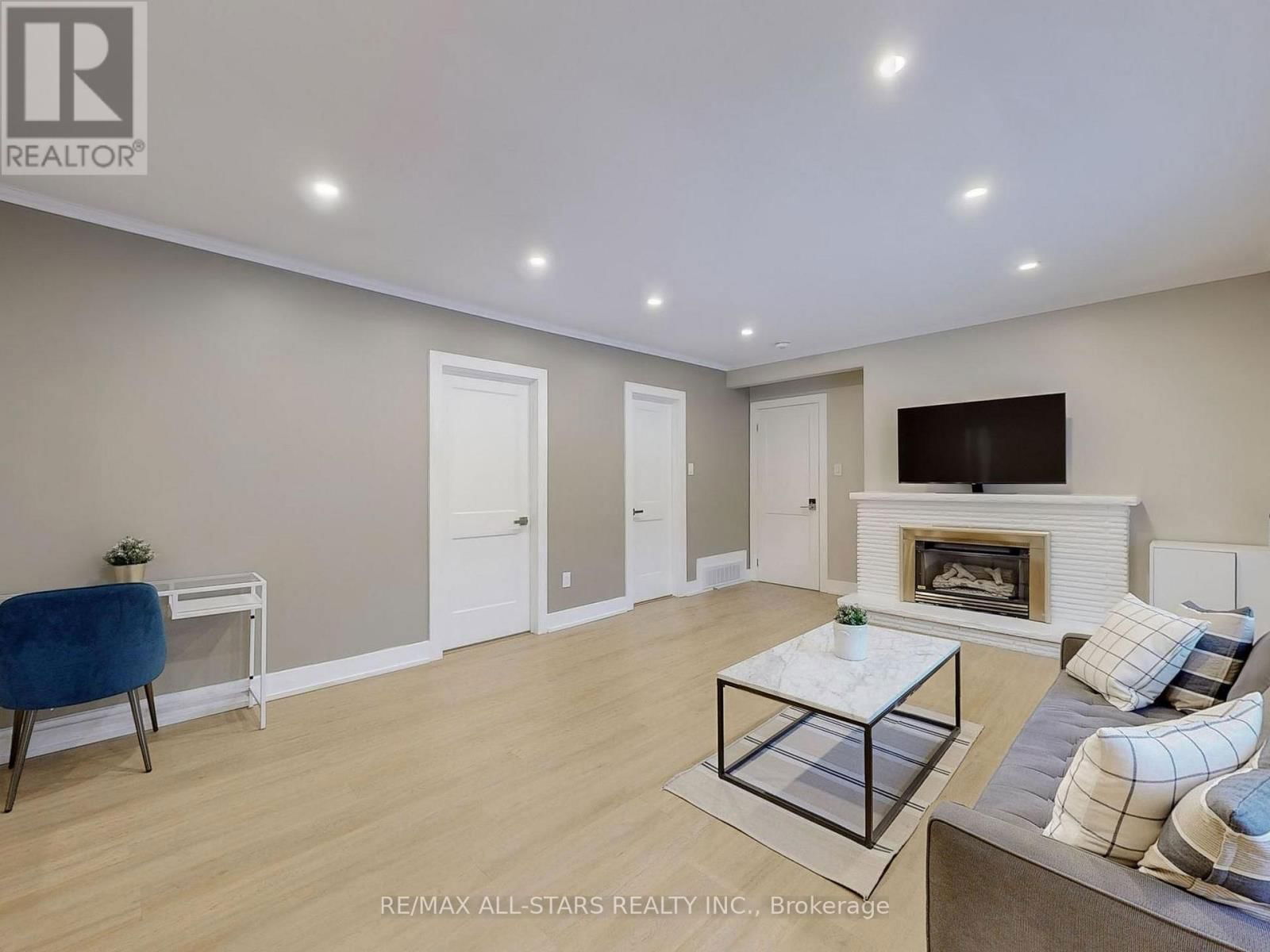 105 BETTY ANN DRIVE Image 5