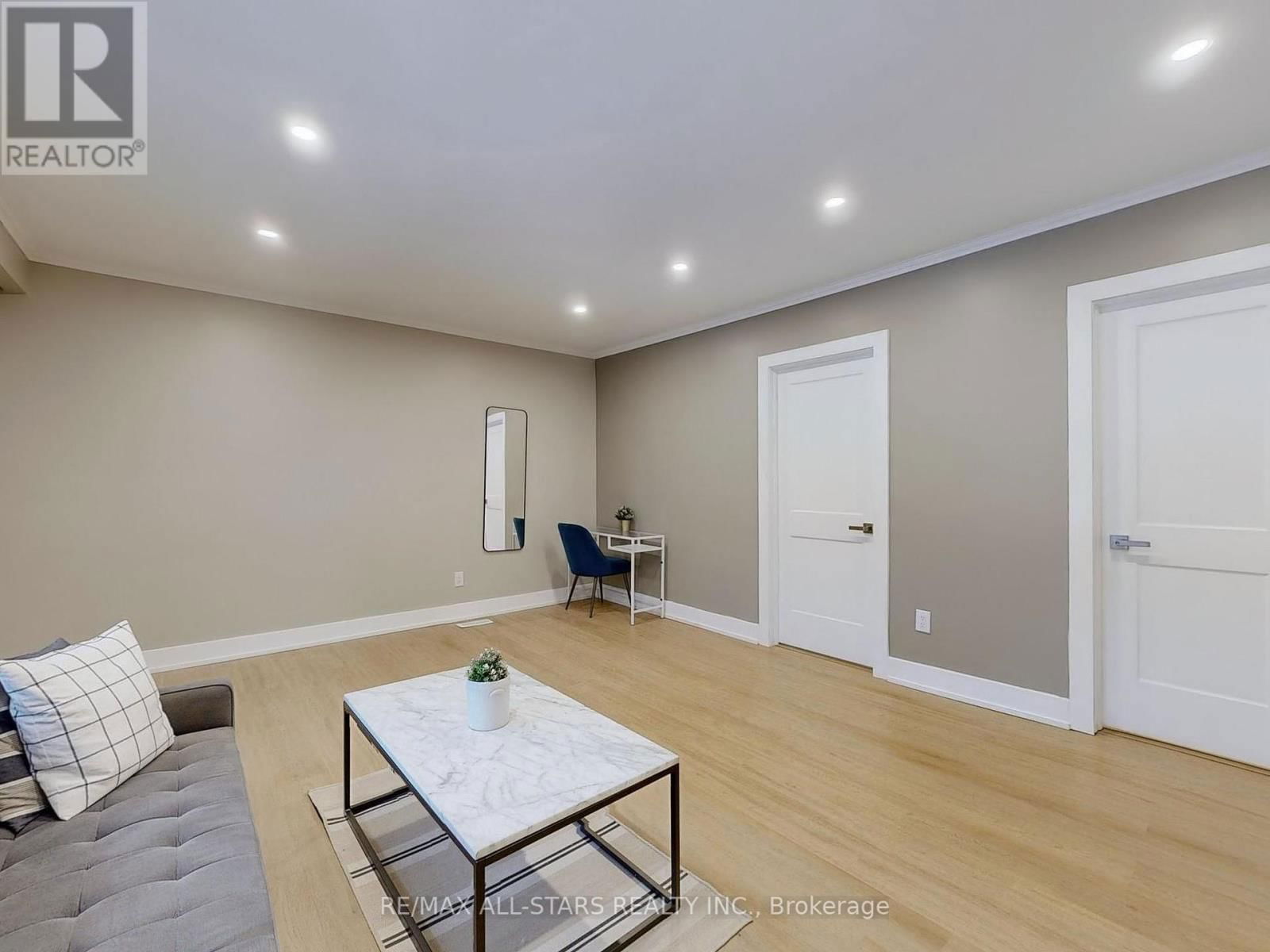 105 BETTY ANN DRIVE Image 6