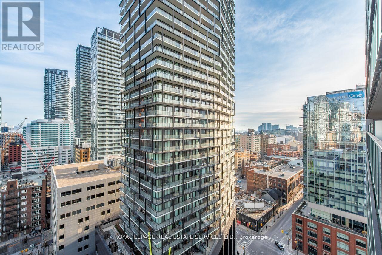 2116 - 330 RICHMOND STREET WEST Image 24