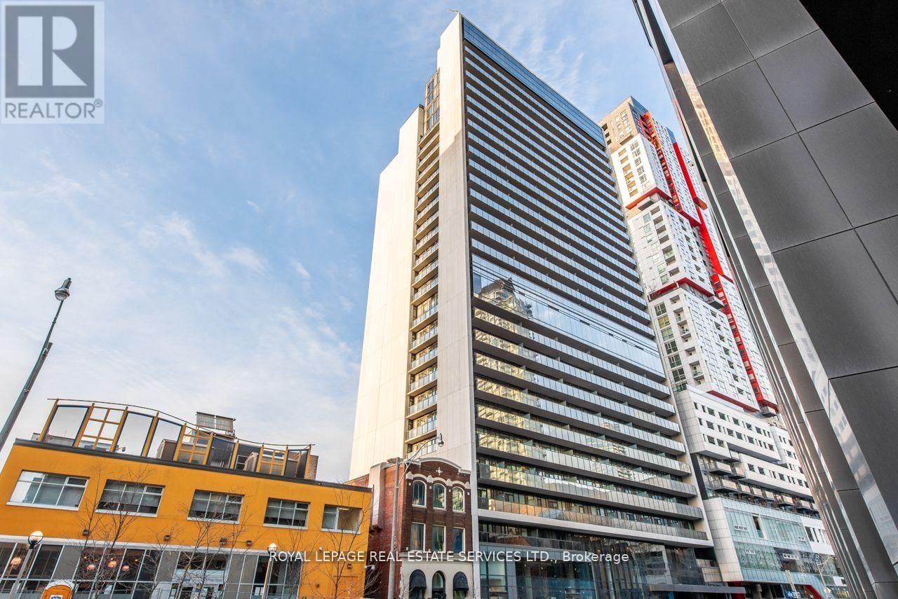 2116 - 330 RICHMOND STREET WEST Image 30