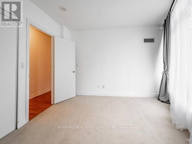 901 - 8 SCOLLARD STREET Image 14