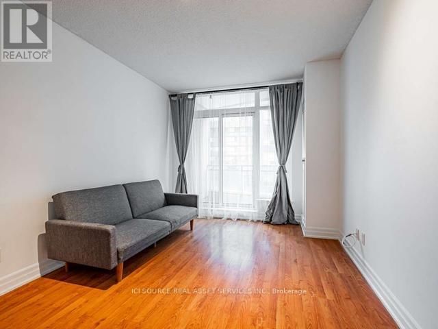 901 - 8 SCOLLARD STREET Image 7