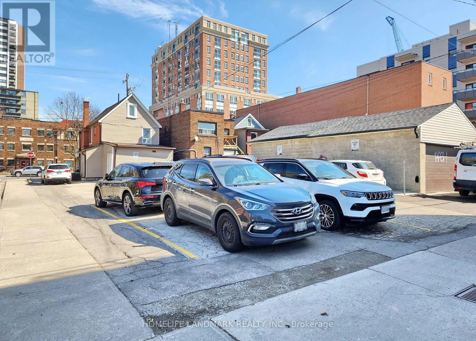 170 VAUGHAN ROAD Image 10
