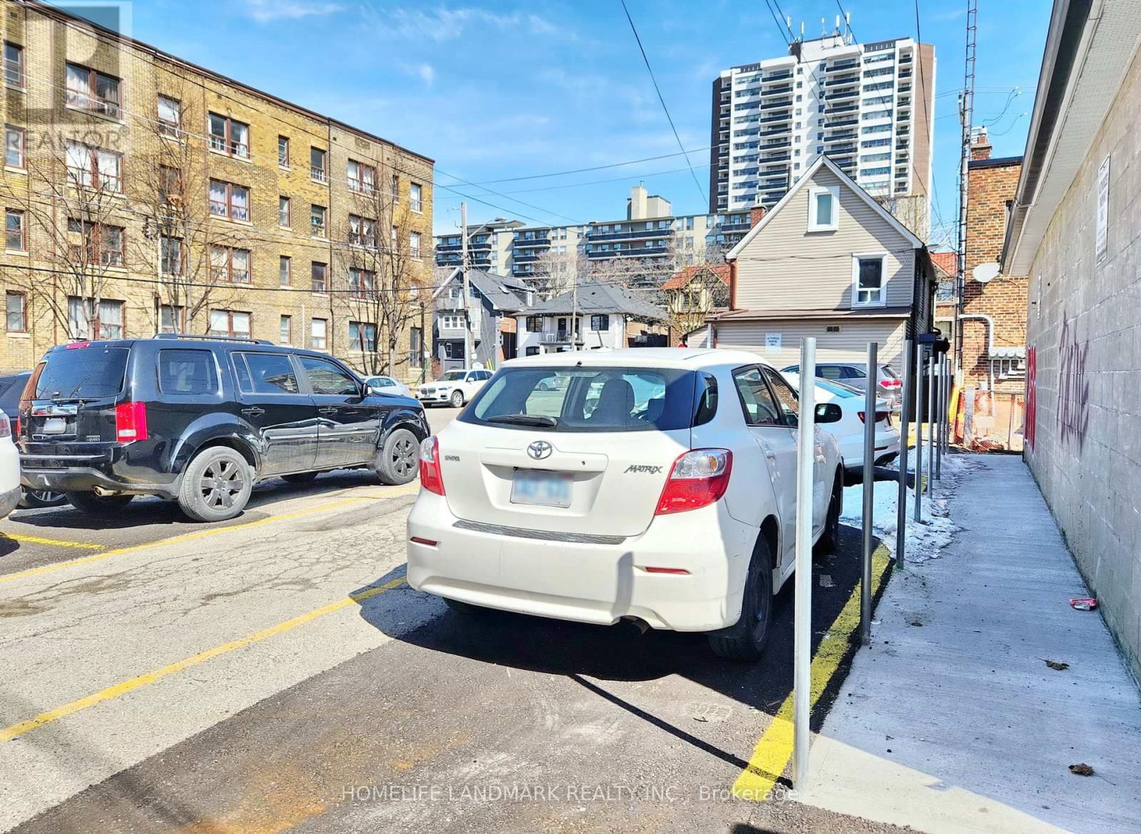170 VAUGHAN ROAD Image 12