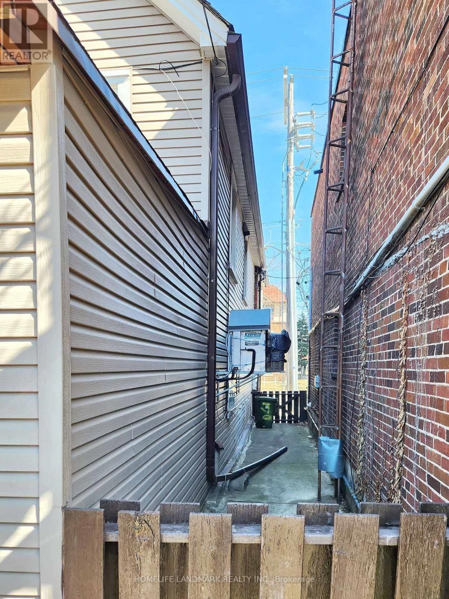 170 VAUGHAN ROAD Image 14