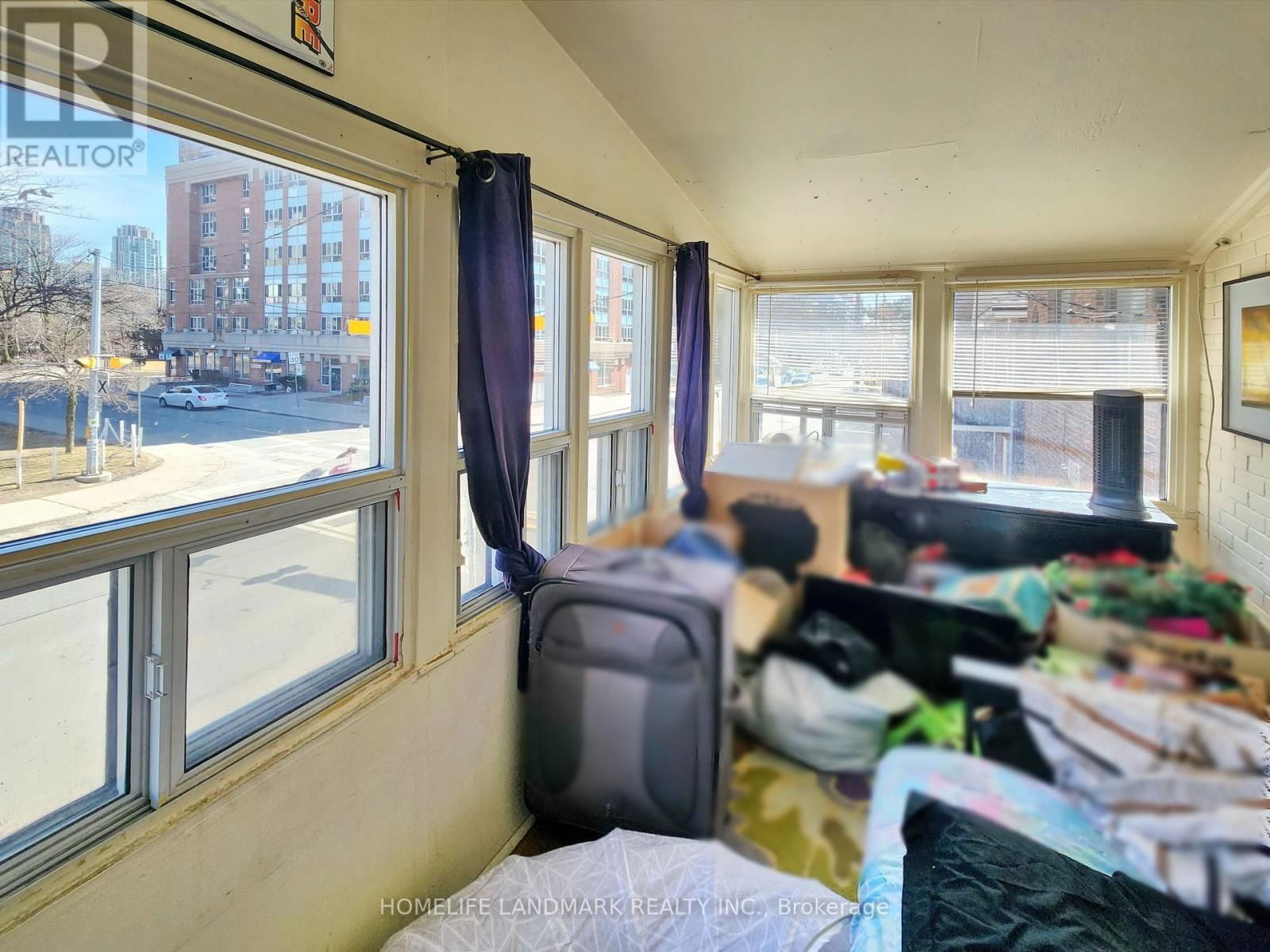 170 VAUGHAN ROAD Image 33