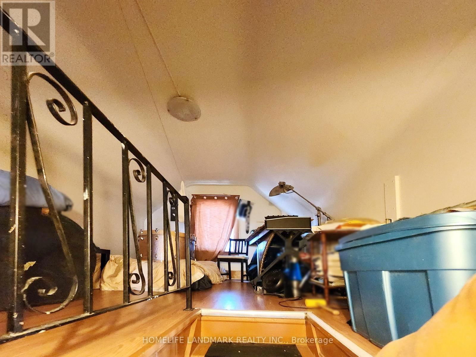 170 VAUGHAN ROAD Image 36