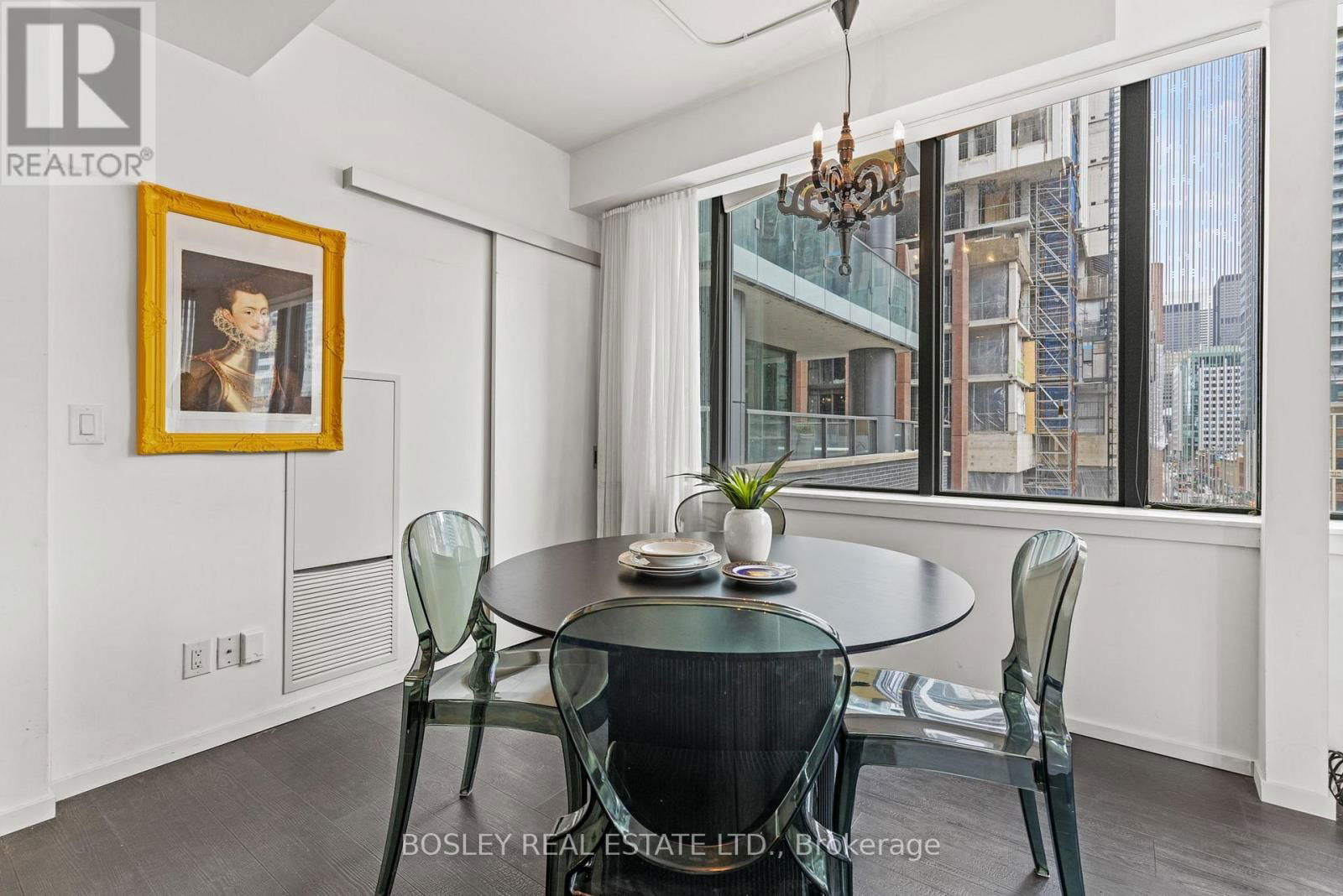 507 - 8 CHARLOTTE STREET Image 12