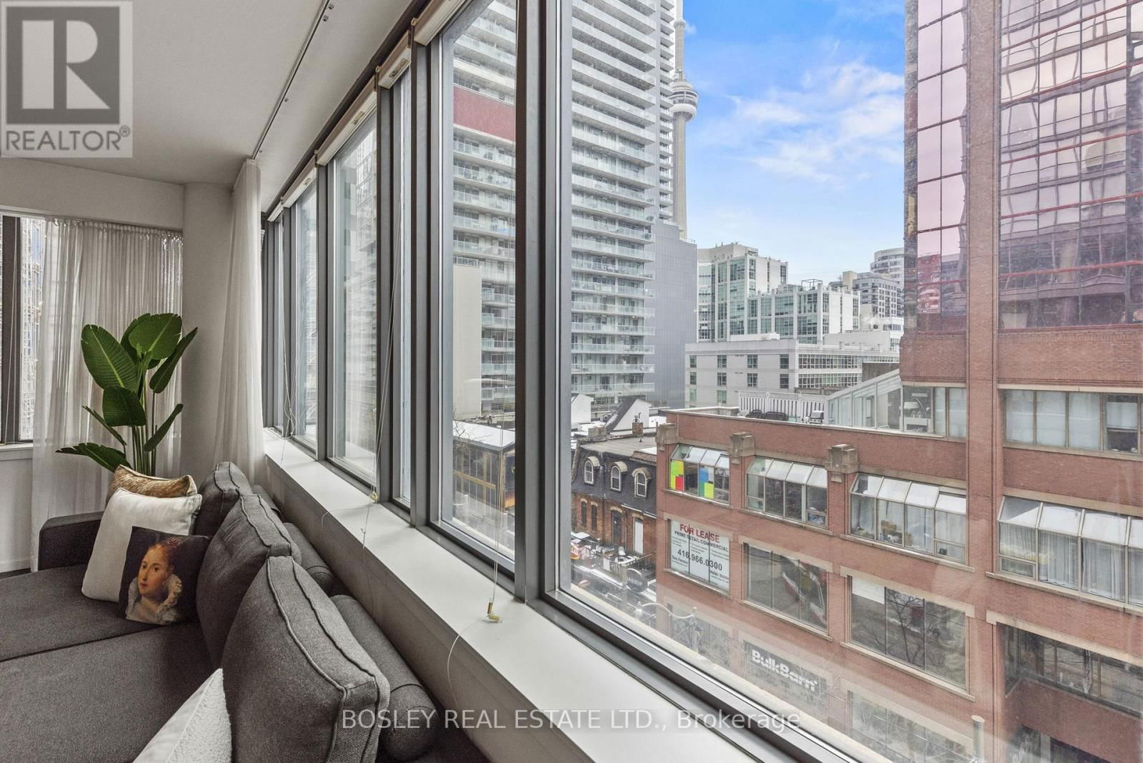 507 - 8 CHARLOTTE STREET Image 3