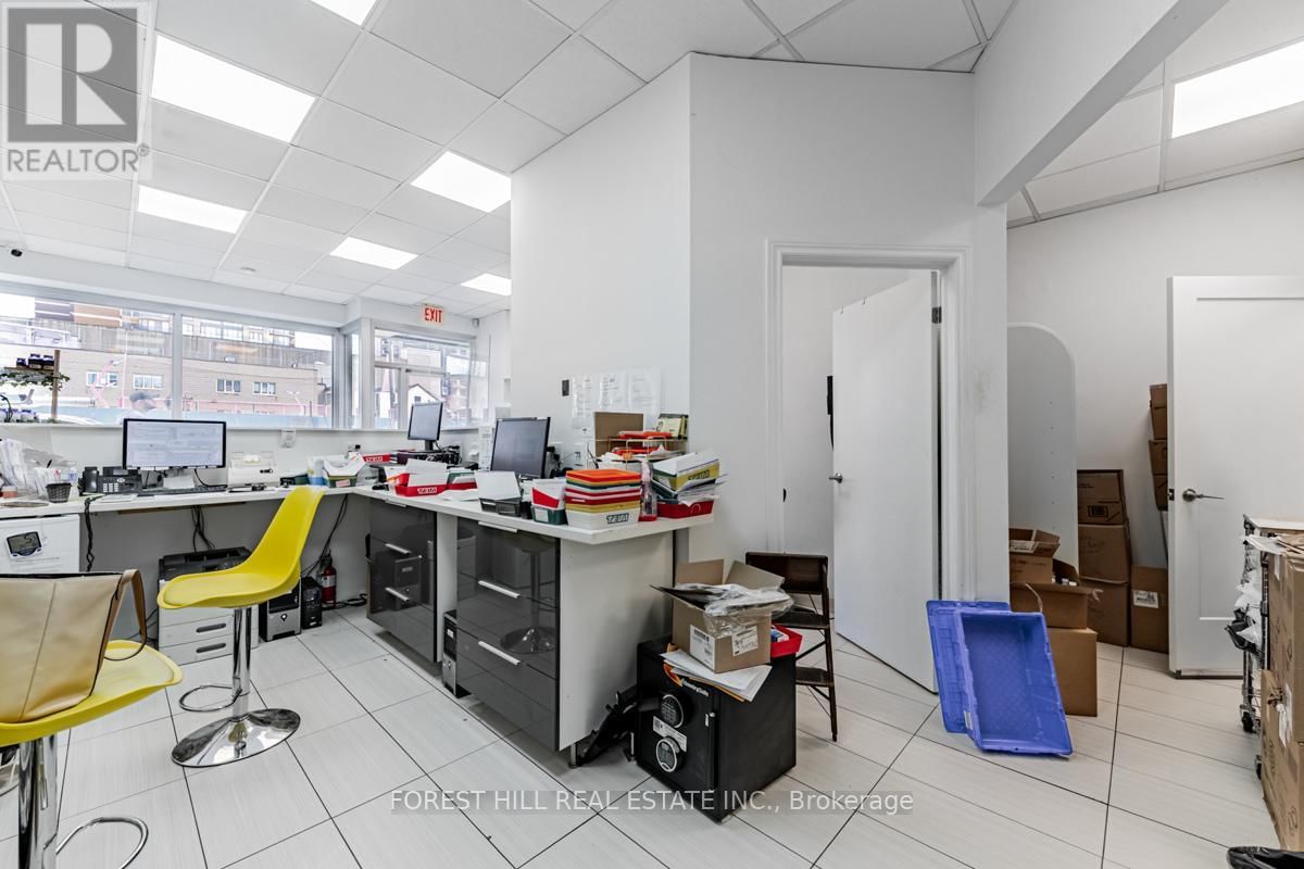 1398 YONGE STREET Image 10