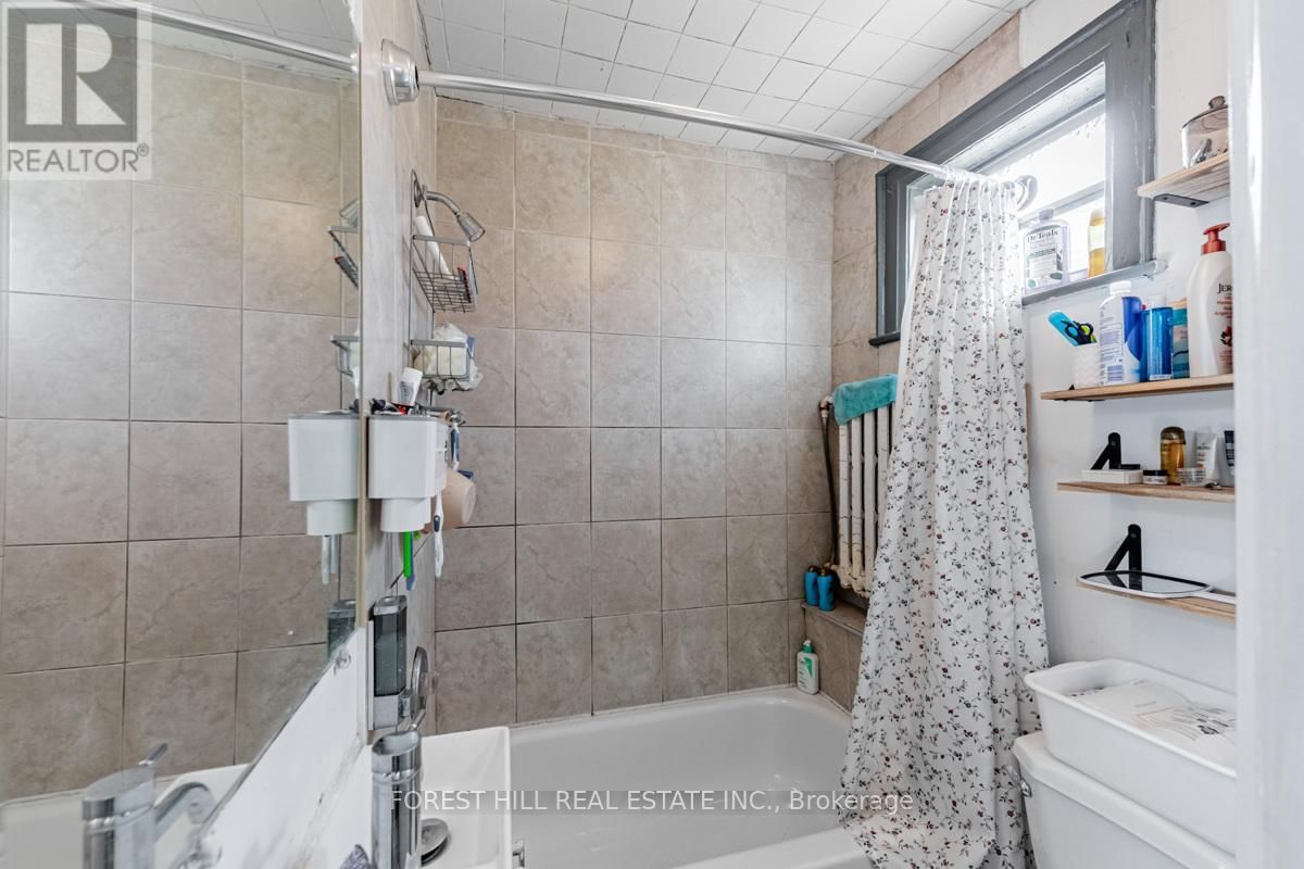 1398 YONGE STREET Image 16