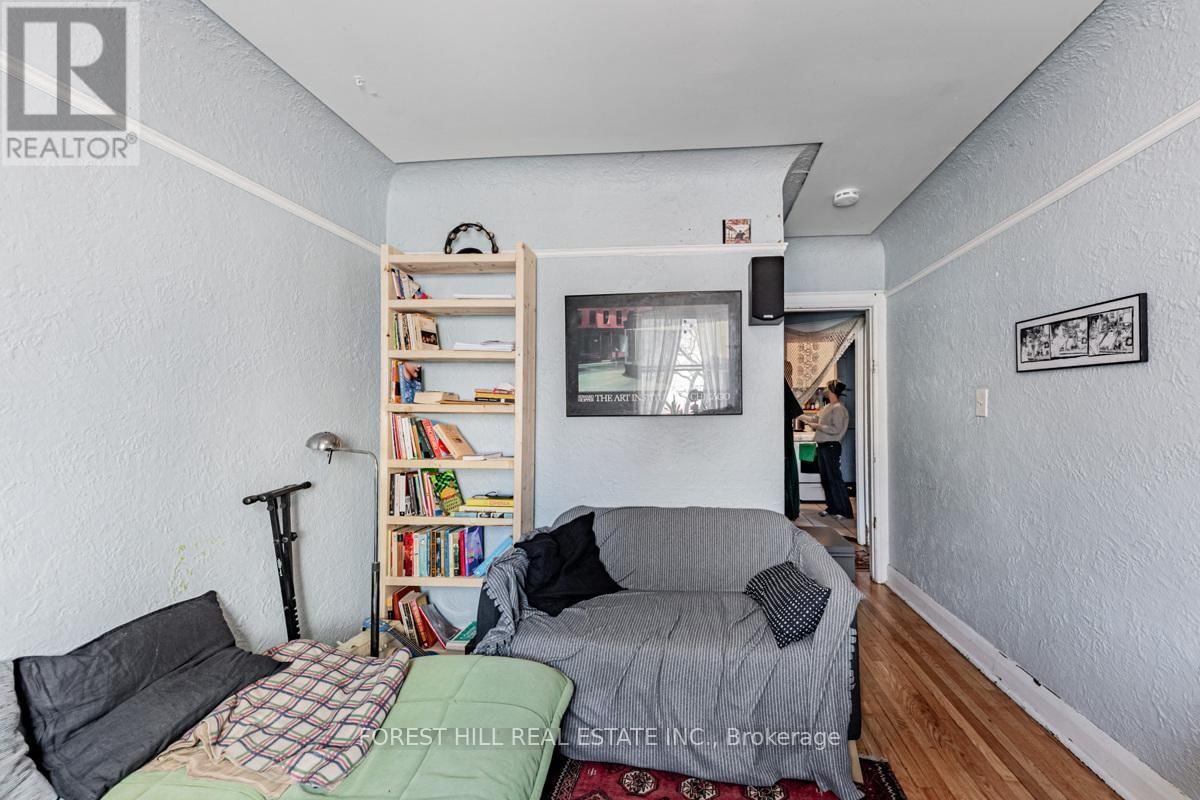 1398 YONGE STREET Image 18
