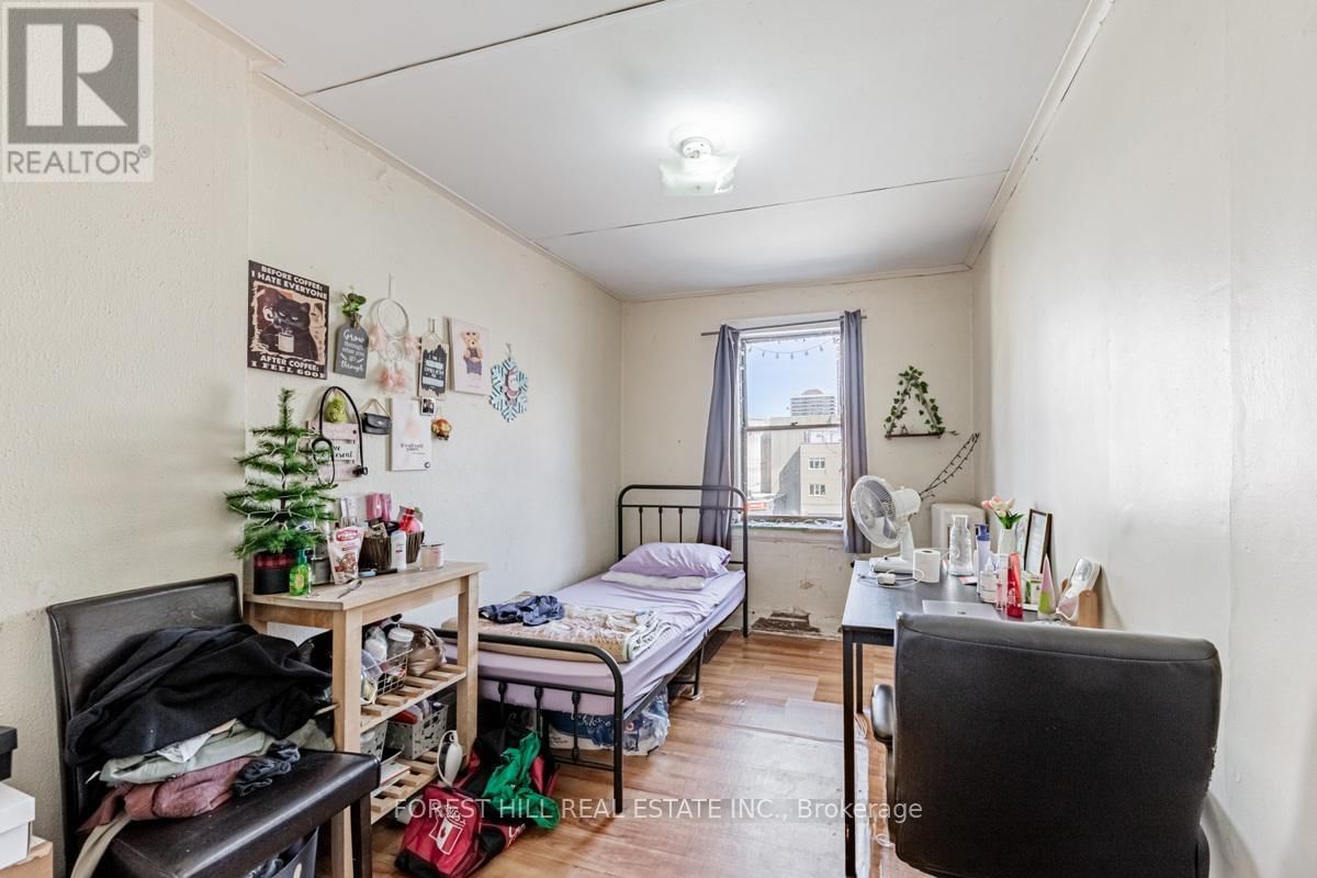 1398 YONGE STREET Image 32