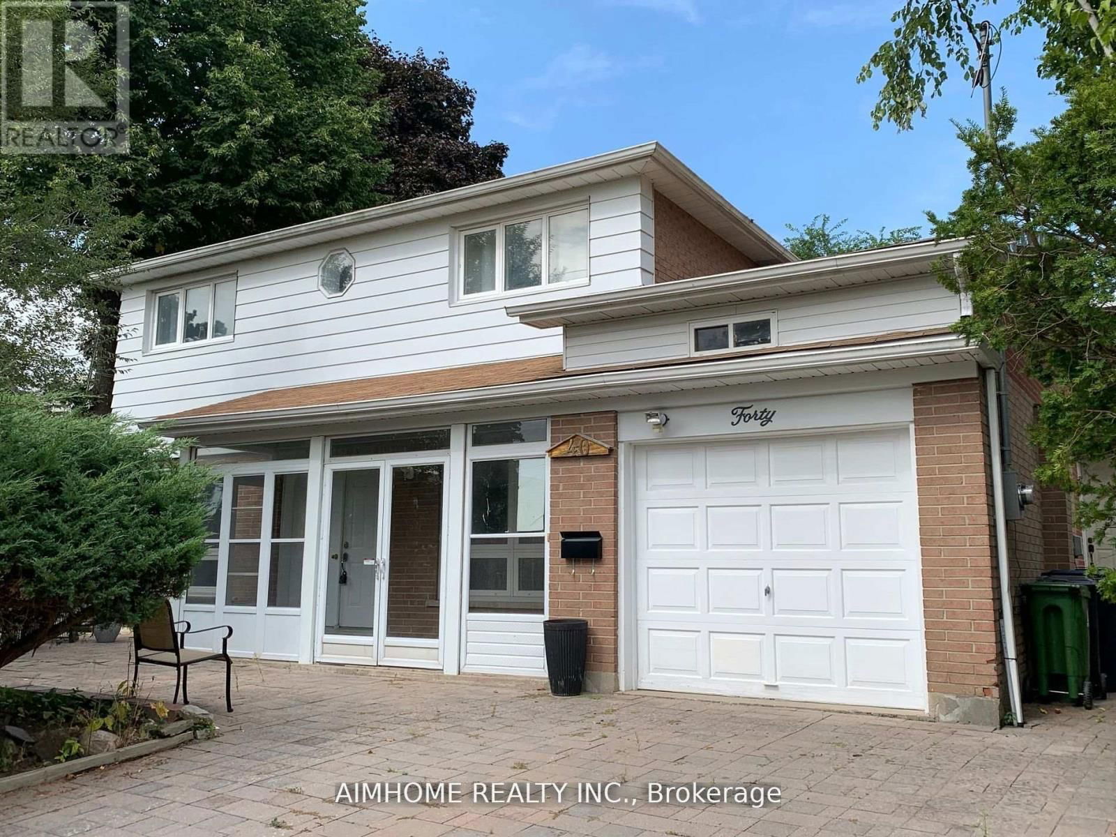 Upper - 40 AXSMITH CRESCENT Image 1