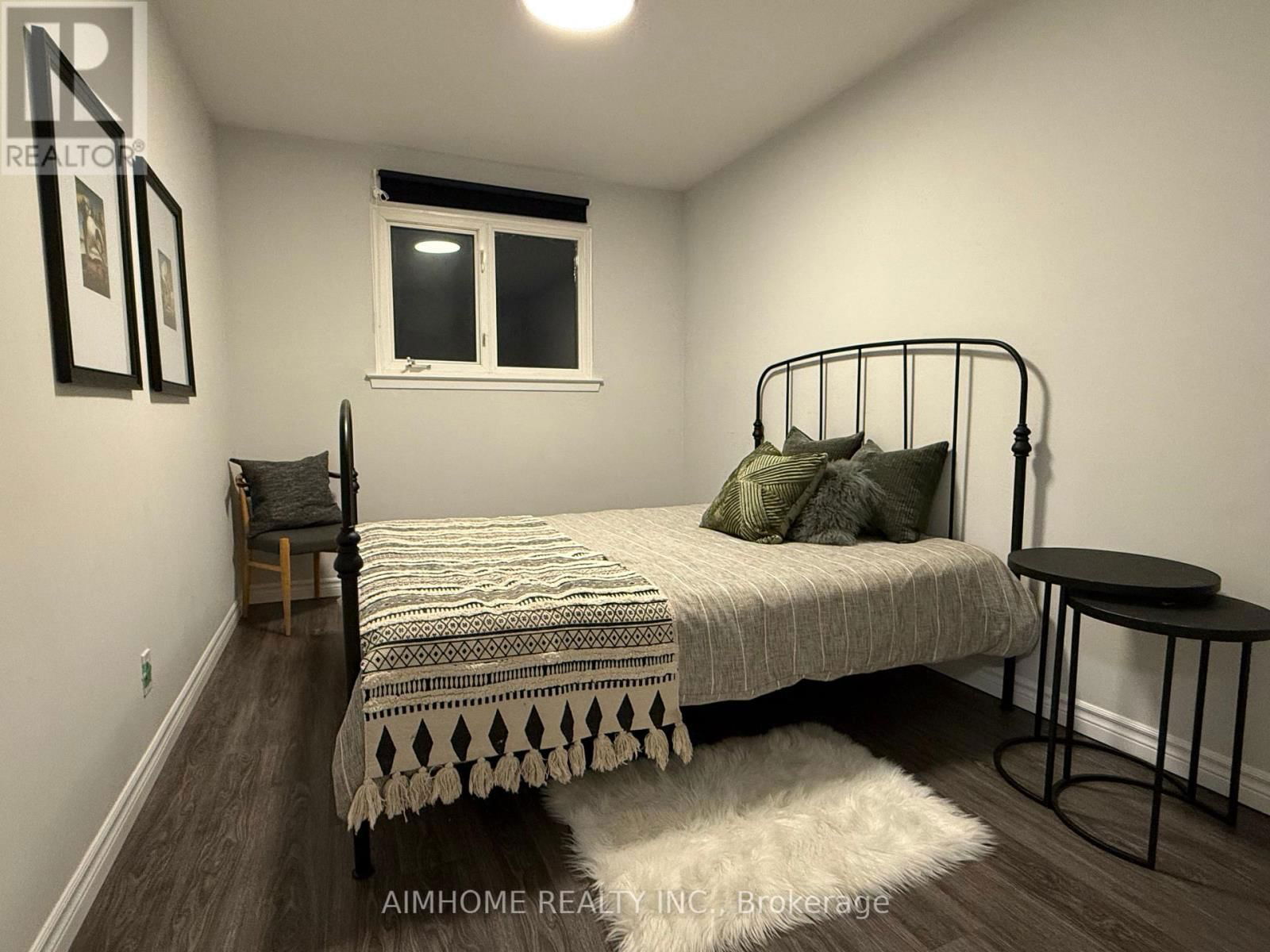 Upper - 40 AXSMITH CRESCENT Image 12