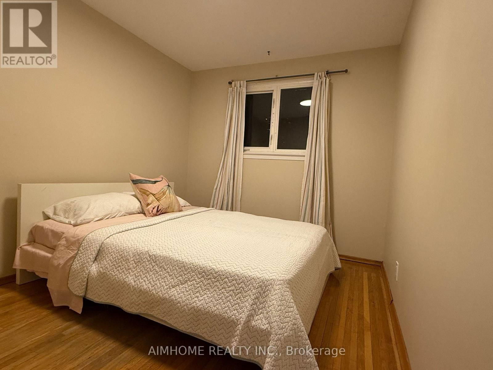 Upper - 40 AXSMITH CRESCENT Image 13