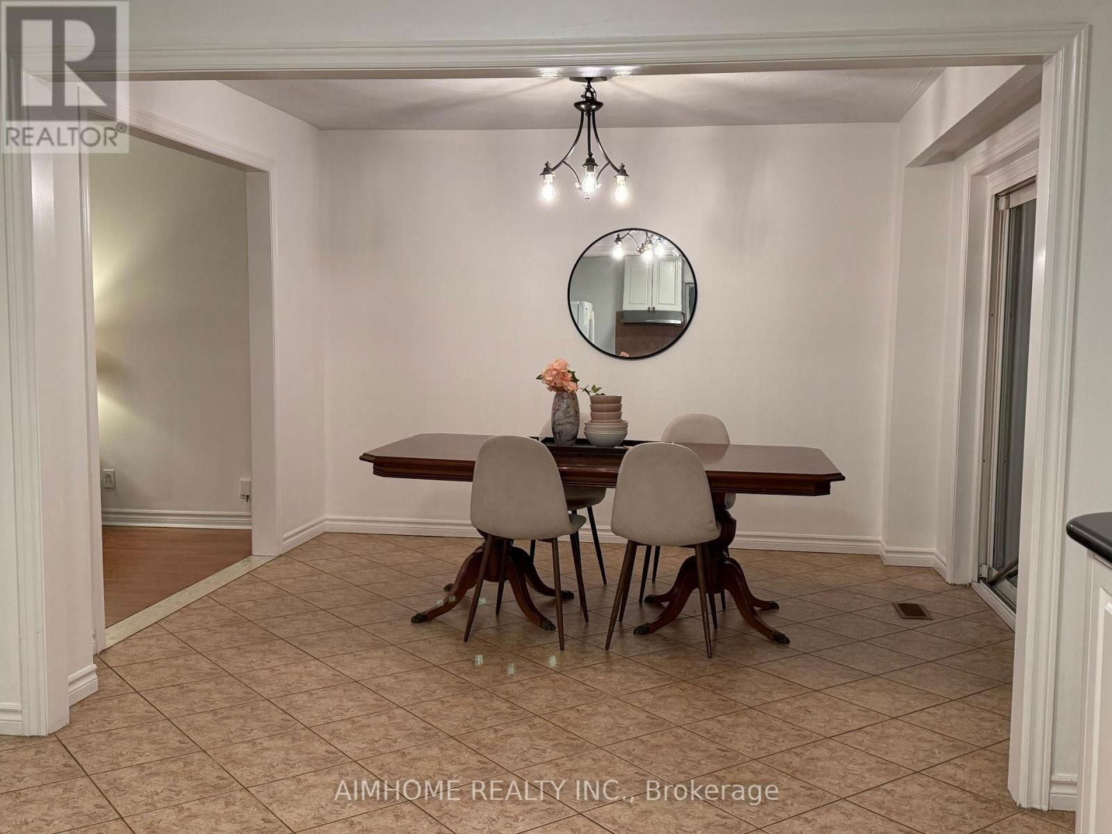 Upper - 40 AXSMITH CRESCENT Image 4