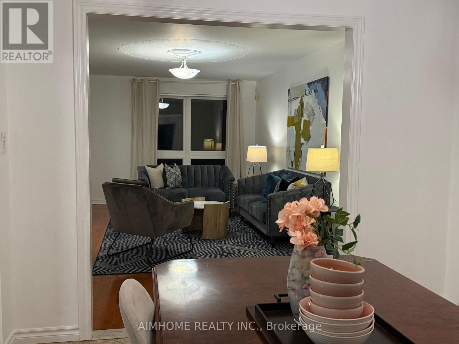 Upper - 40 AXSMITH CRESCENT Image 6