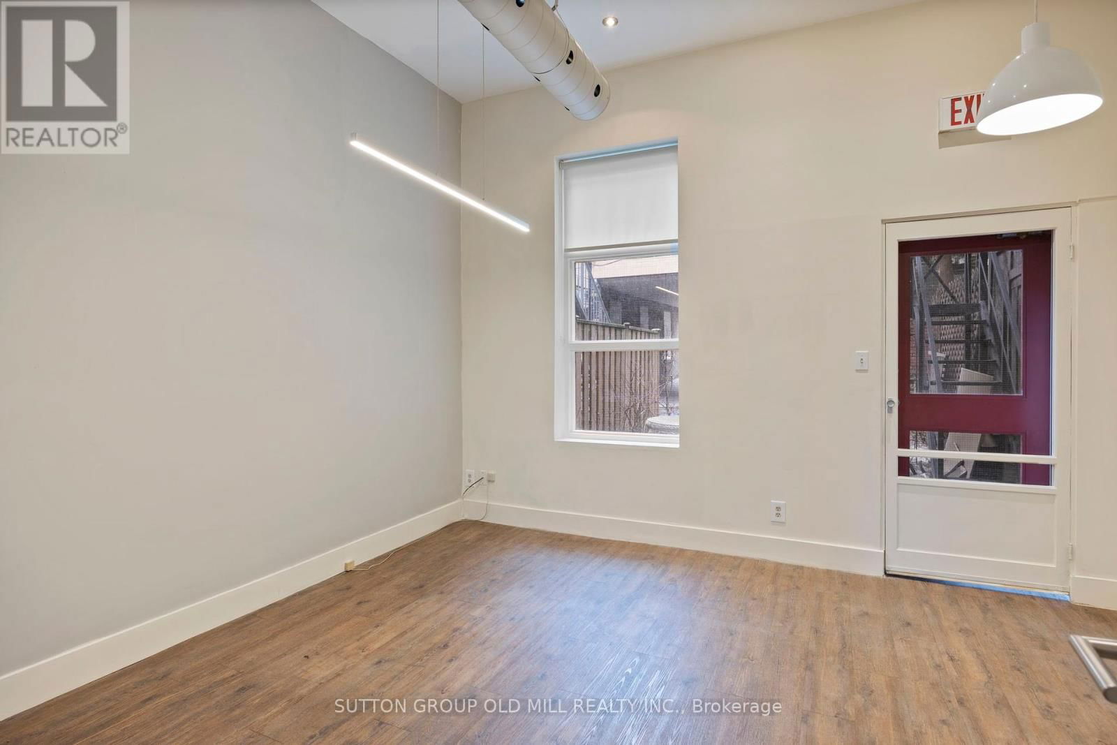 Main - 207 QUEEN STREET EAST Image 11