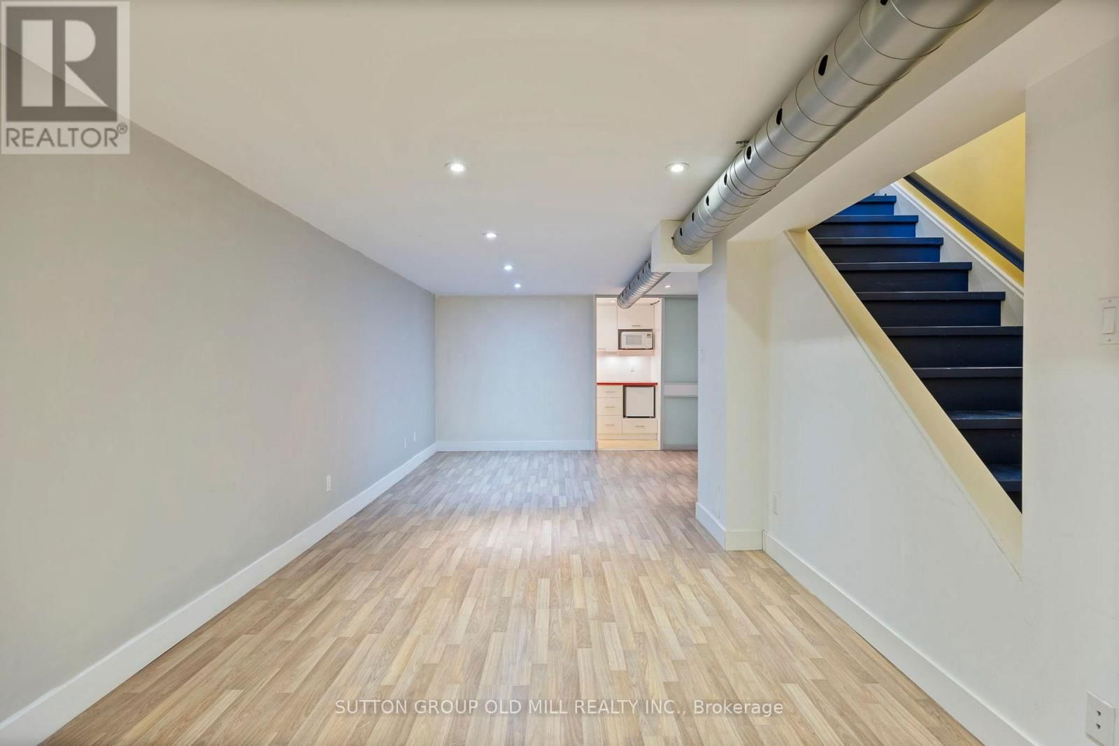 Main - 207 QUEEN STREET EAST Image 15