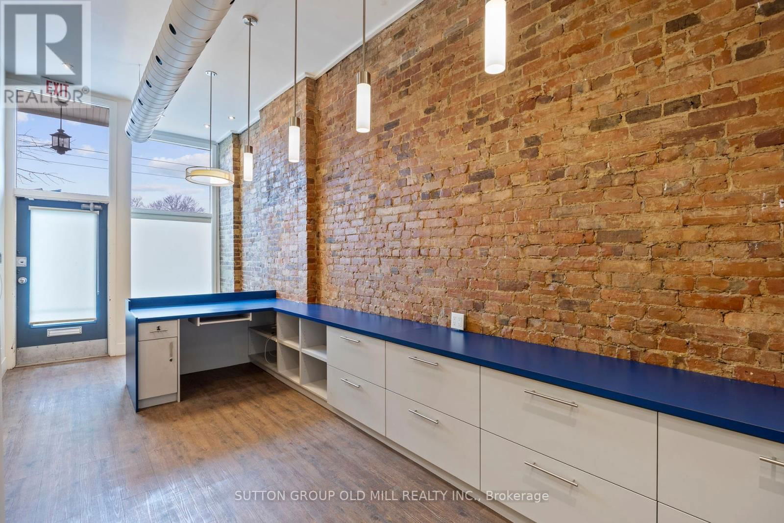 Main - 207 QUEEN STREET EAST Image 9