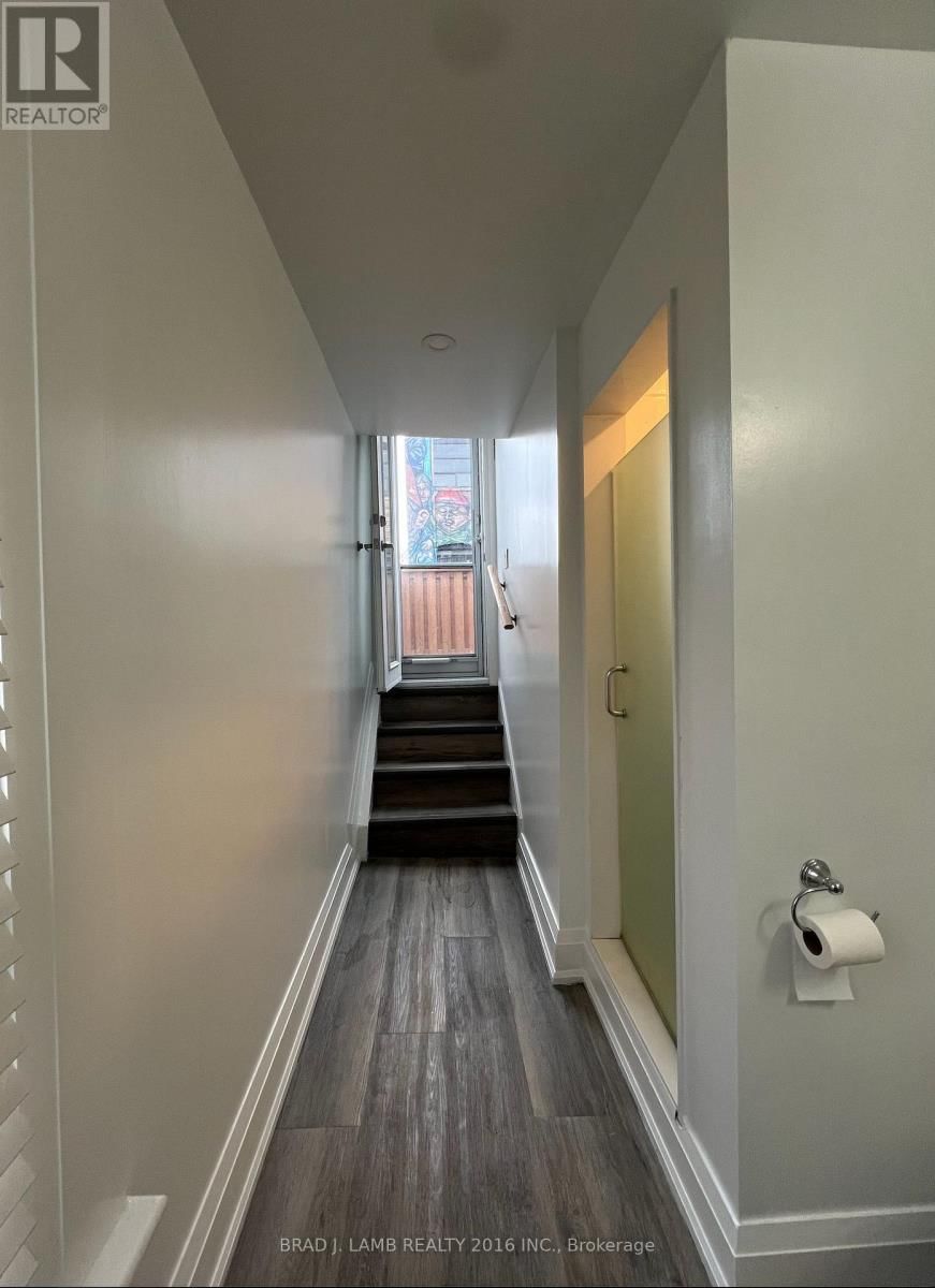 2 - 68 SUMACH STREET Image 10