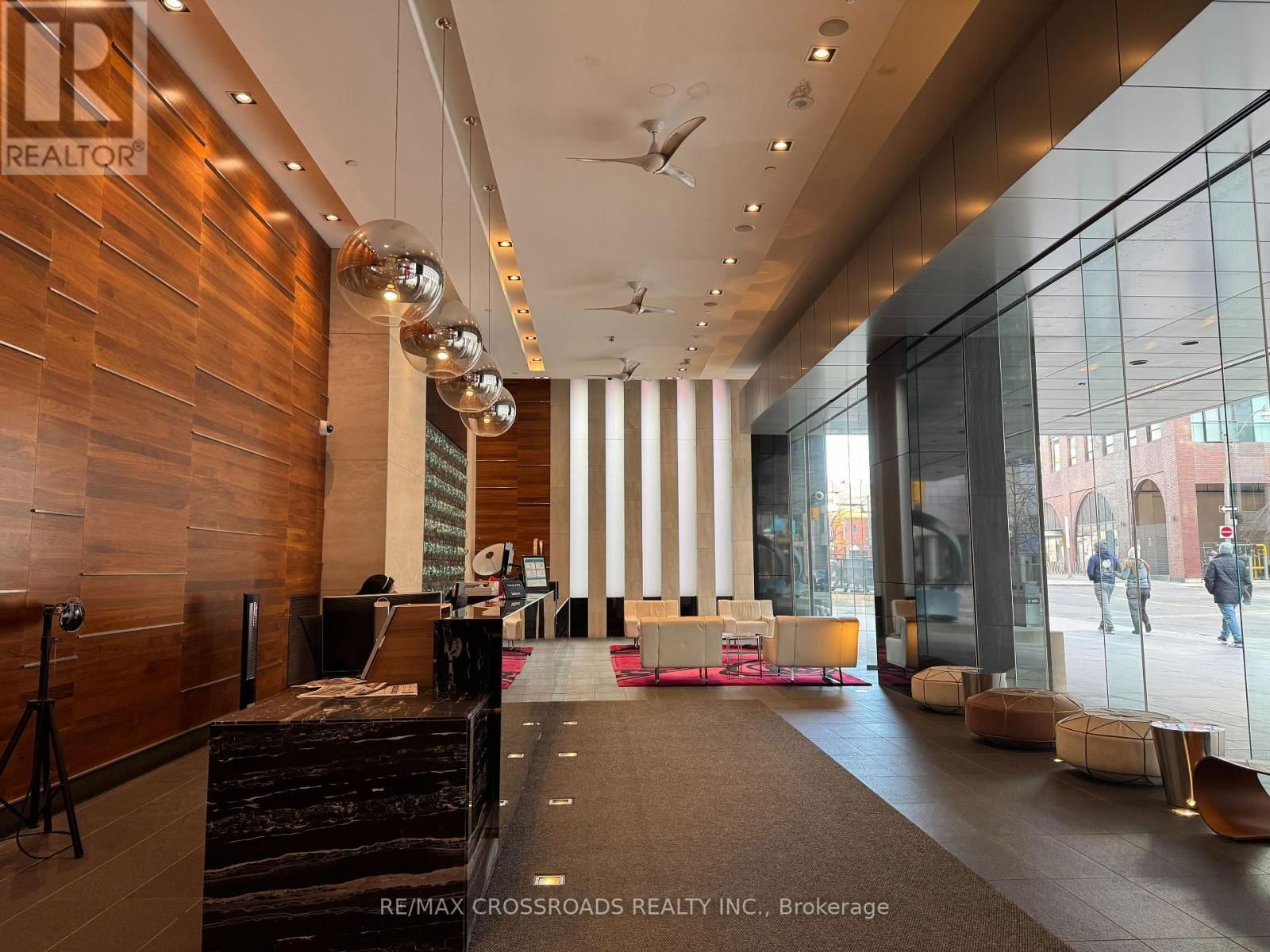 4103 - 80 JOHN STREET Image 3