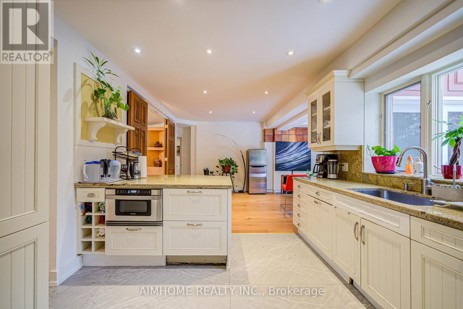 40 DONINO AVENUE Image 12