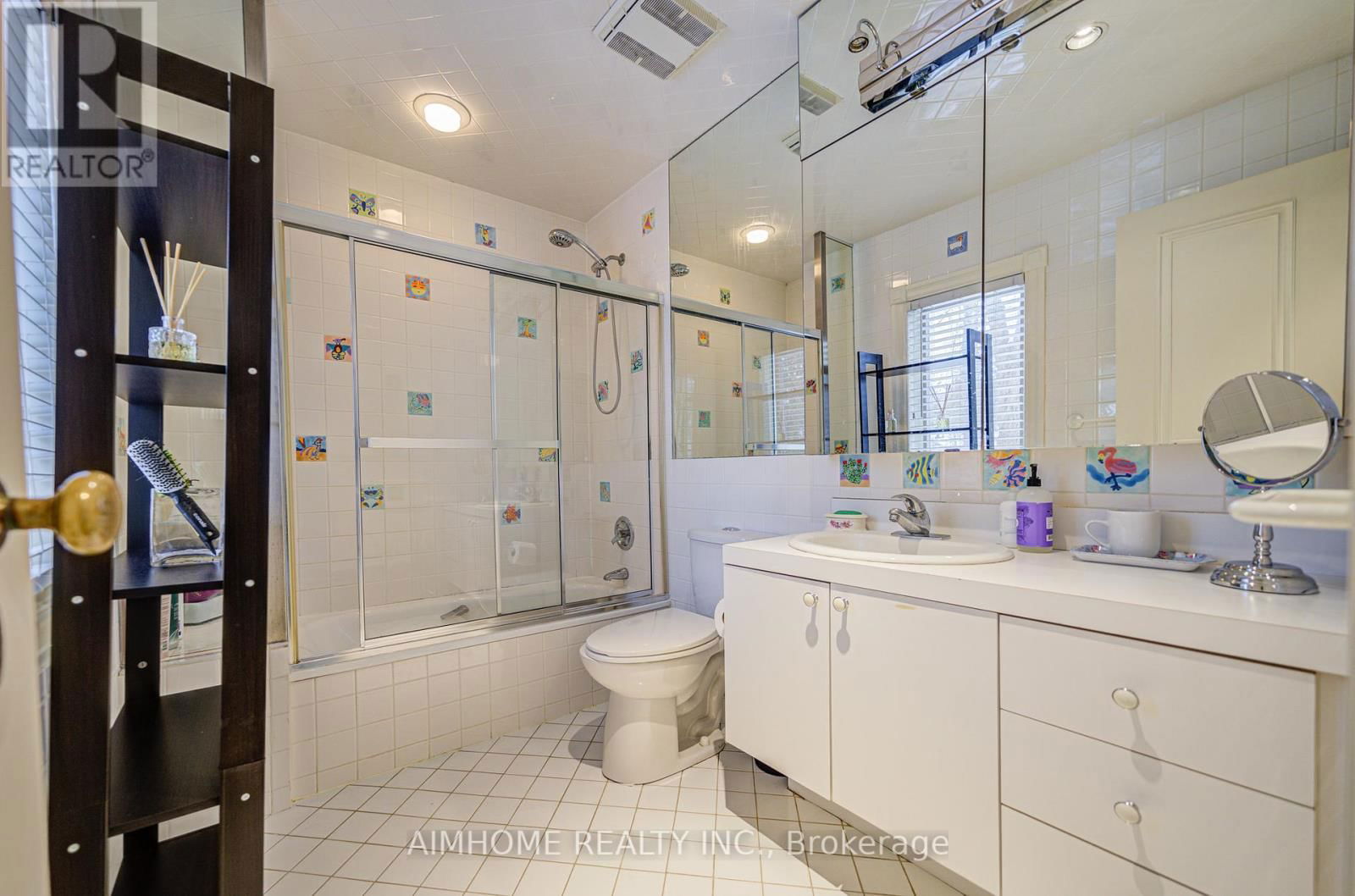 40 DONINO AVENUE Image 24
