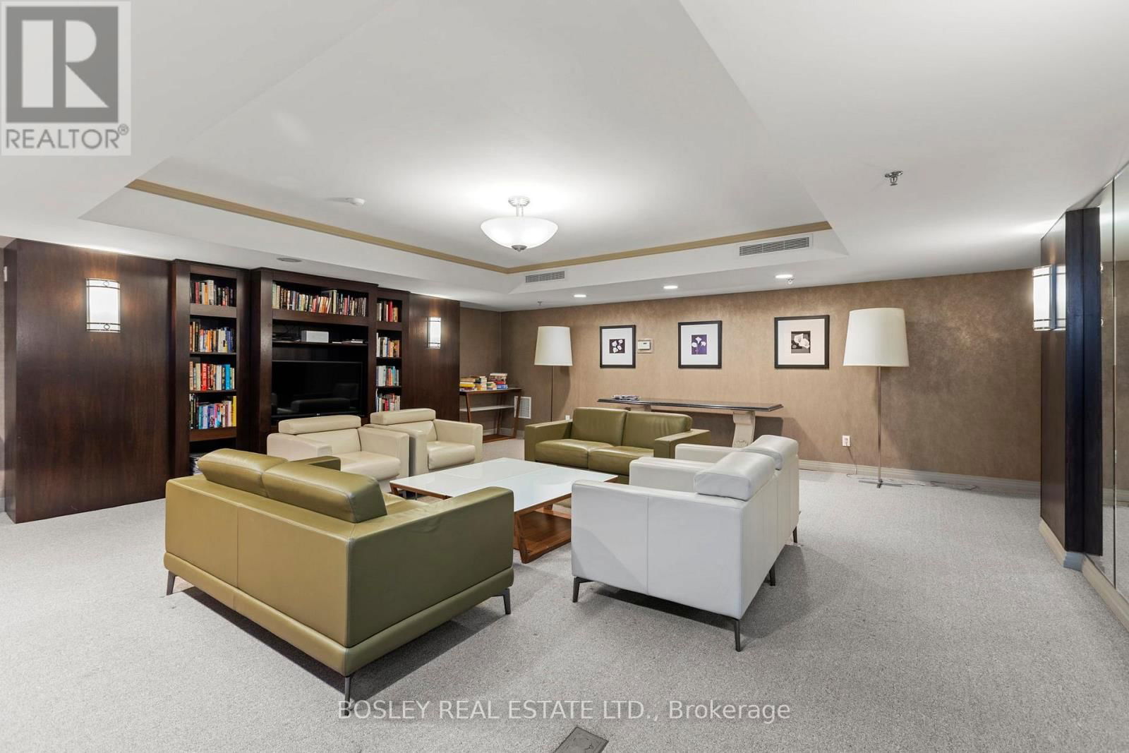 802 - 388 BLOOR STREET EAST Image 31