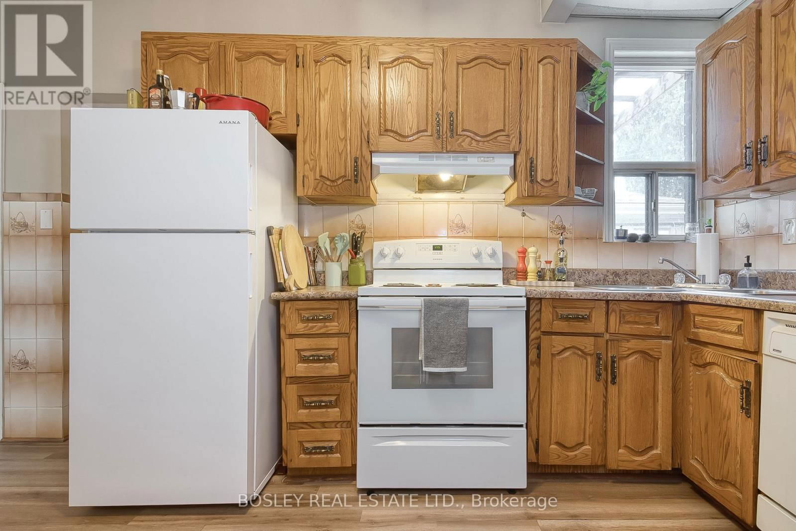 282 OSSINGTON AVENUE Image 13