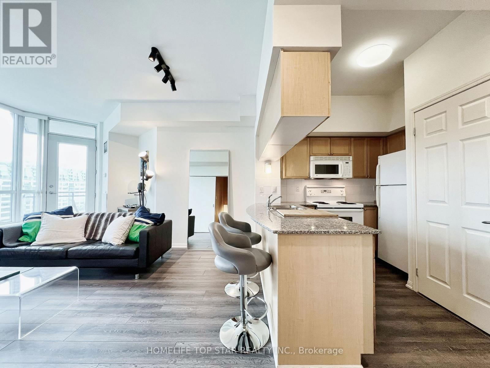1006 - 228 QUEENS QUAY Image 10