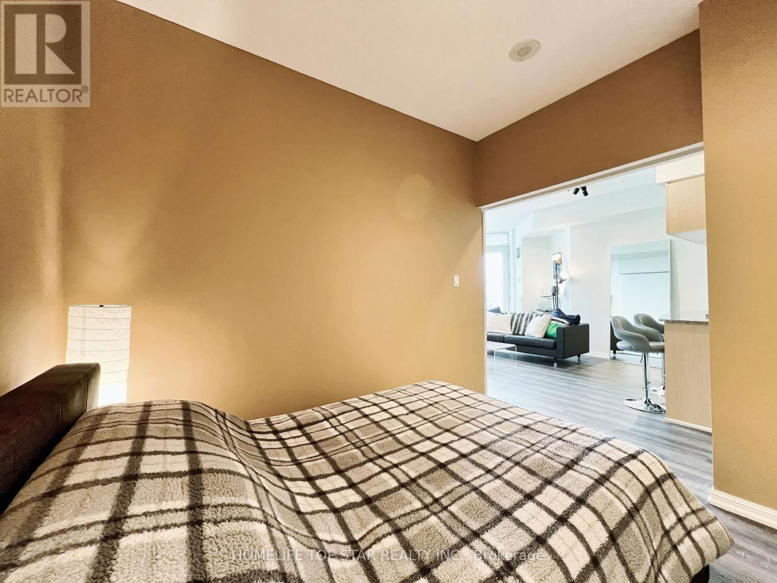 1006 - 228 QUEENS QUAY Image 12