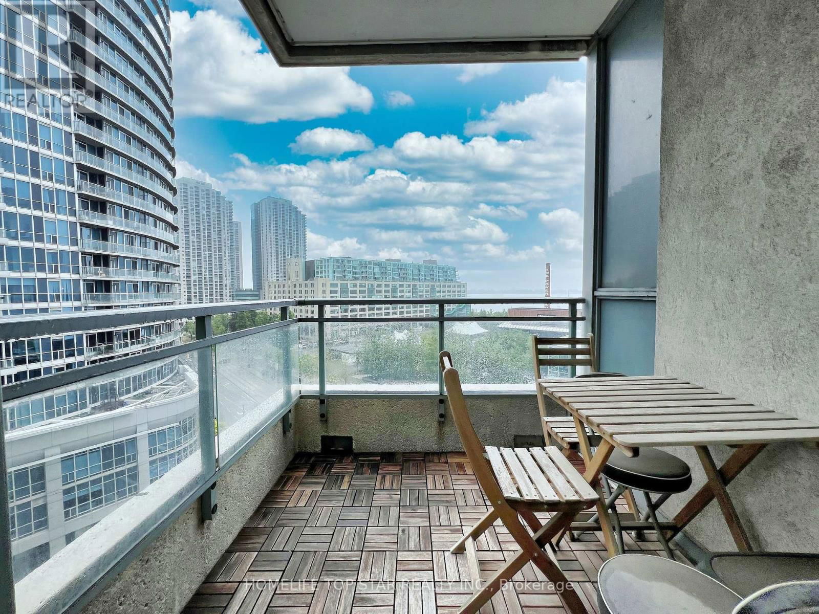 1006 - 228 QUEENS QUAY Image 14