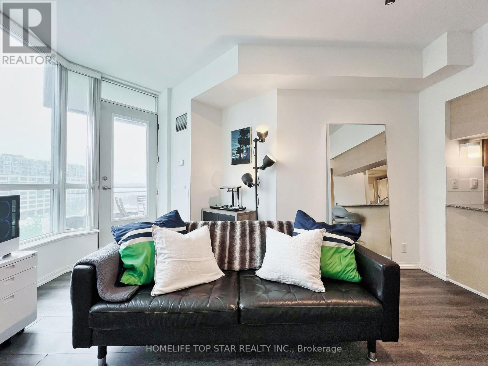 1006 - 228 QUEENS QUAY Image 7