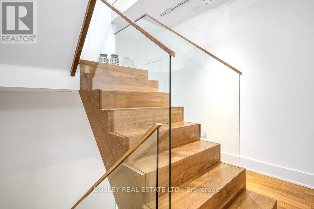 70 NIAGARA STREET Image 16
