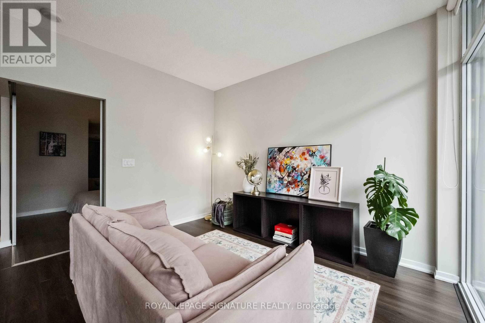 801 - 36 LISGAR STREET Image 12
