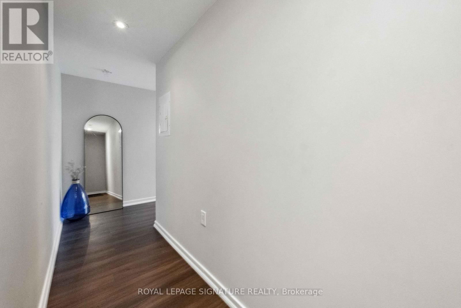 801 - 36 LISGAR STREET Image 3