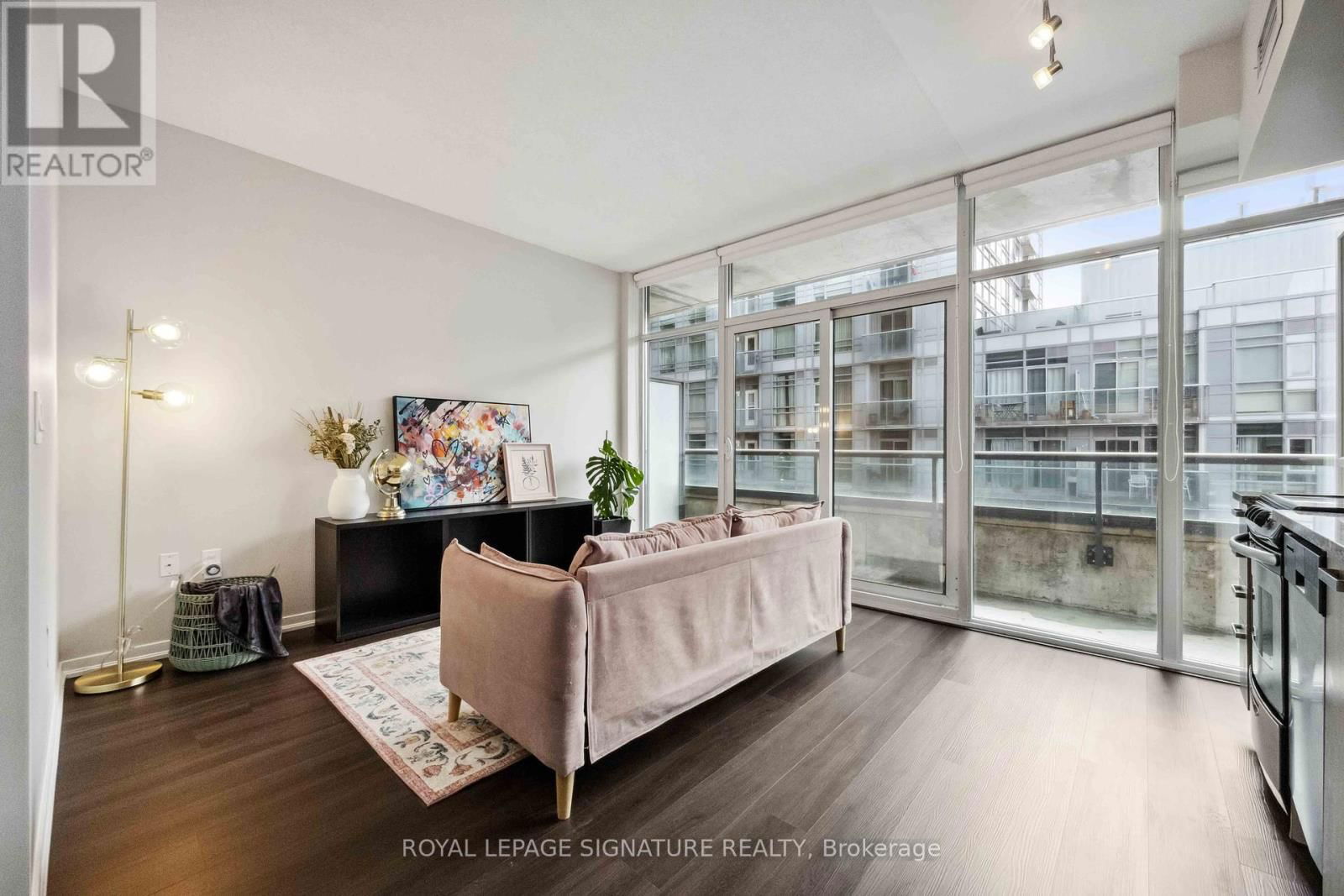 801 - 36 LISGAR STREET Image 6