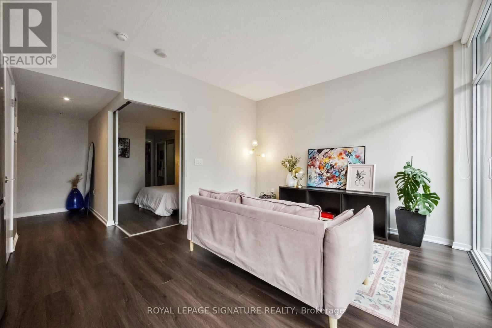 801 - 36 LISGAR STREET Image 7