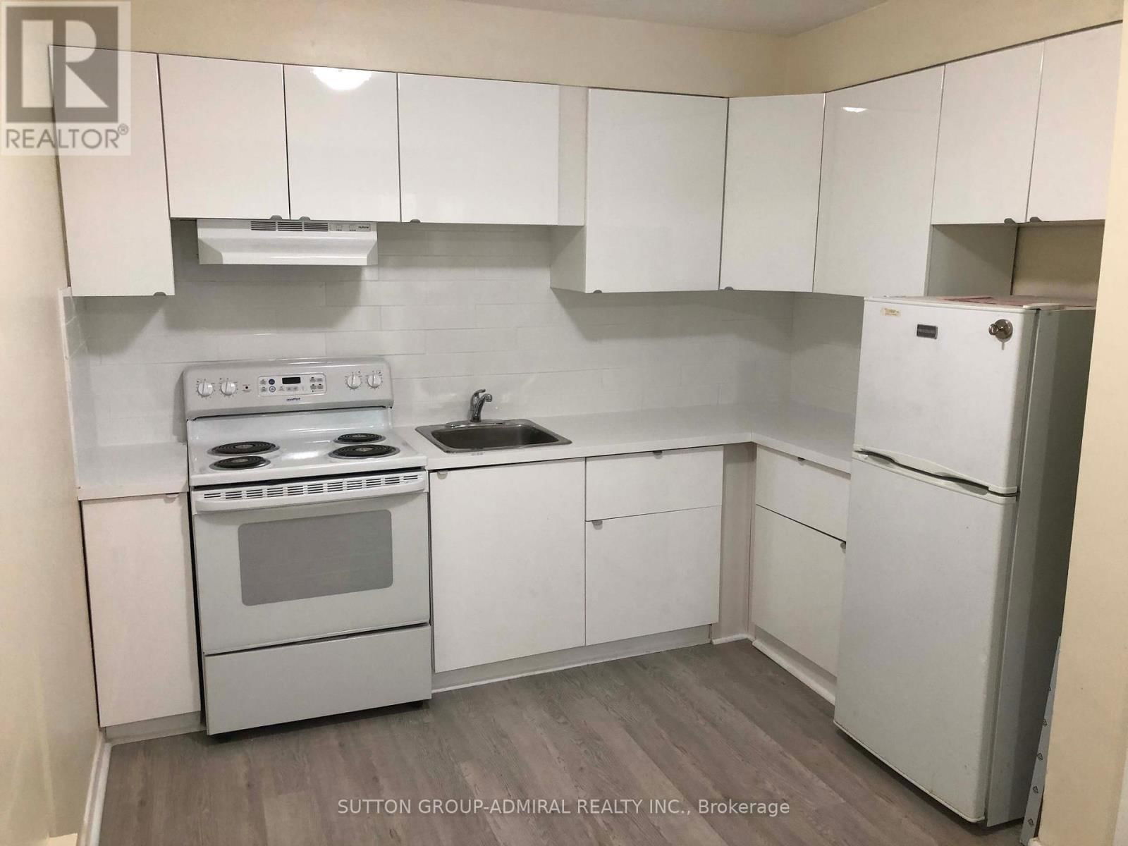 2839 BATHURST STREET Image 11