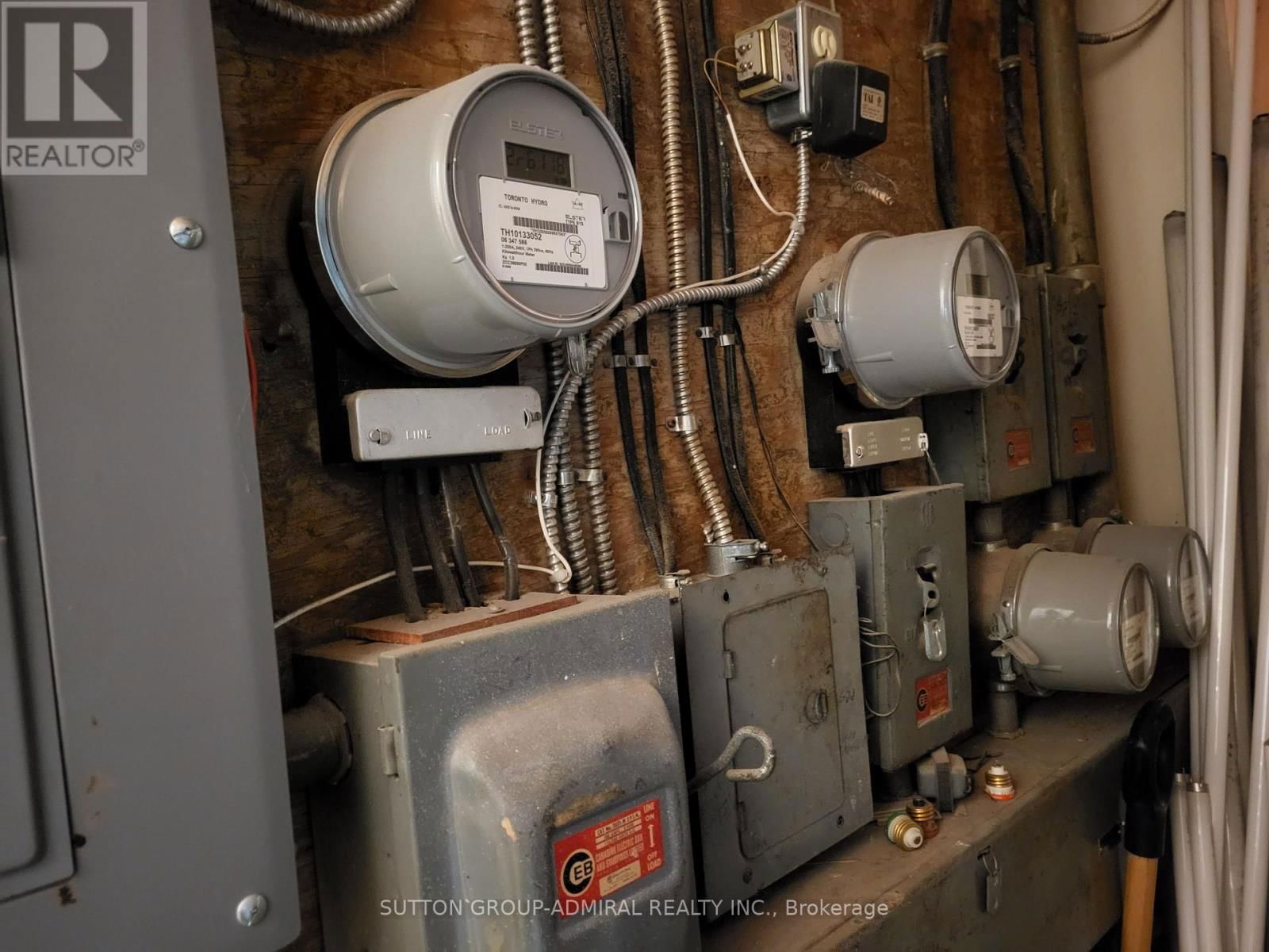 2839 BATHURST STREET Image 34