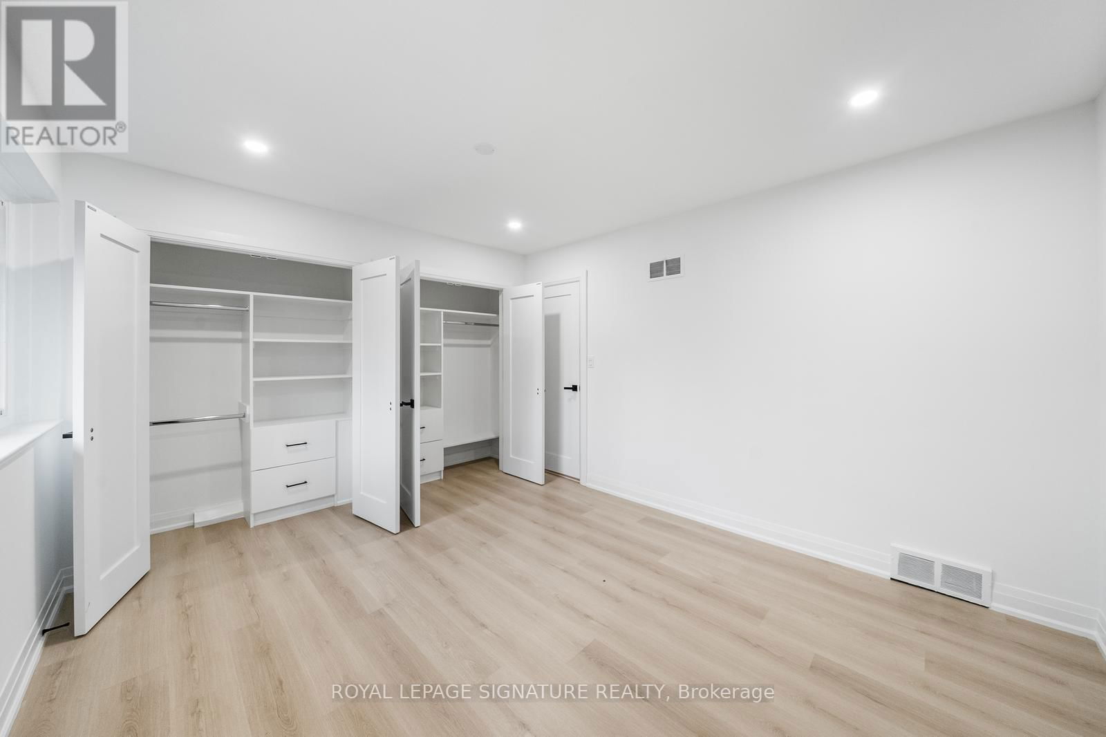 21 DONWOODS DRIVE Image 15