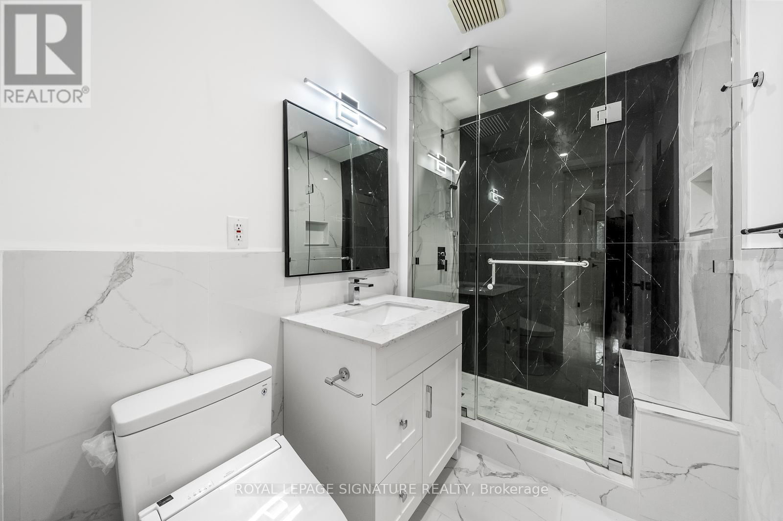 21 DONWOODS DRIVE Image 17