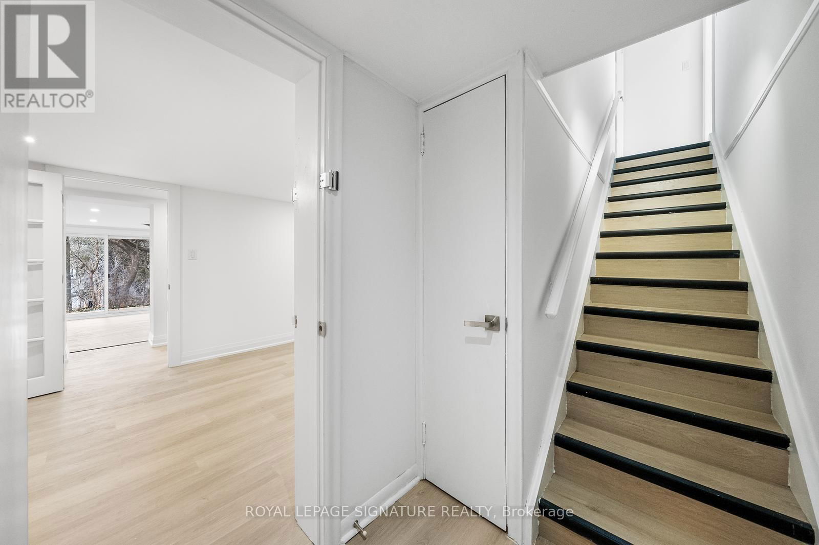 21 DONWOODS DRIVE Image 18