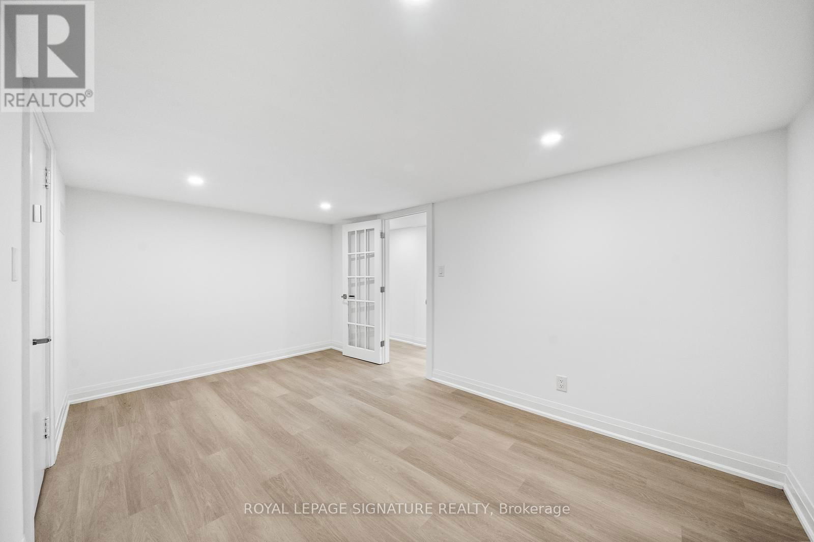 21 DONWOODS DRIVE Image 23